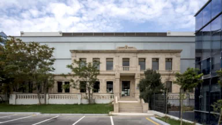 azarbeycan-devlet-iktisat-universitesi-119-copy-2048x1152